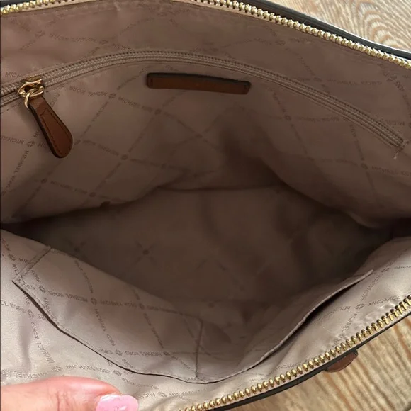Michael Kors Cindy Dome Satchel - Picture 3 of 10